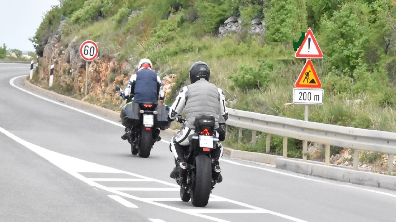 Delnički i slovenski policajci organizirali edukativno-preventivnu akciju za motocikliste