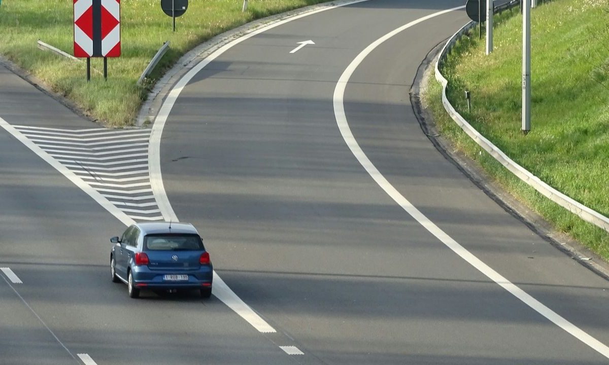 Kako i koliko se plaćaju autoceste u susjednim državama?