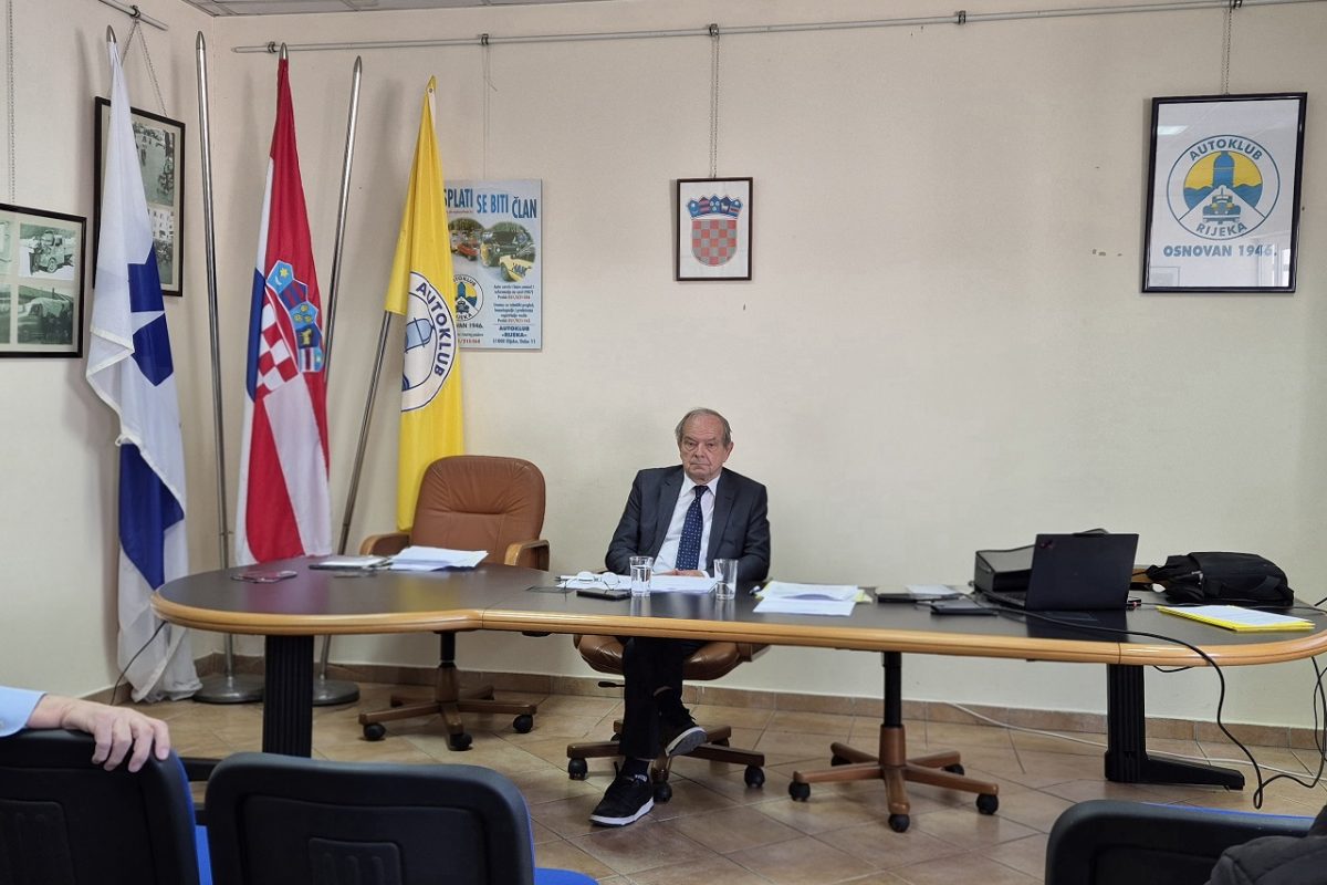 Novi priručnik HAK-a: Što vozač treba znati o obveznom osiguranju, autora dr. Marijana Ćurkovića