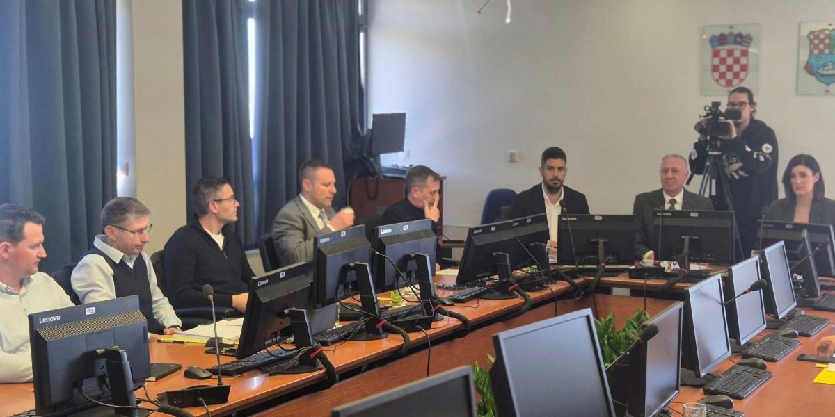 Sjednica Županijskog savjeta za sigurnost prometa: gotovo 40 posto poginulih su motociklisti Sjednica Županijskog savjeta za sigurnost prometa: gotovo 40 posto poginulih su motociklisti