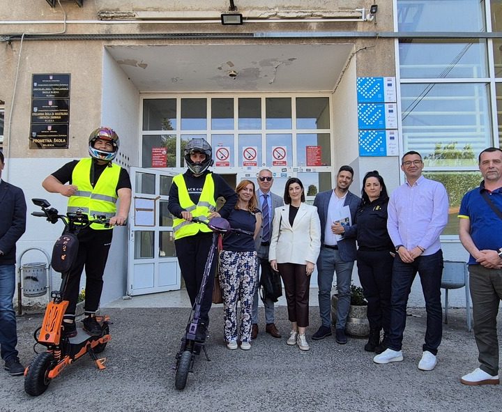 Tribina Sigurna vožnja e-romobilom u Prometnoj školi