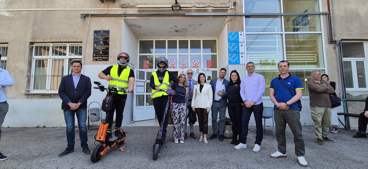 Tribina Sigurna vožnja e-romobilom u Prometnoj školi